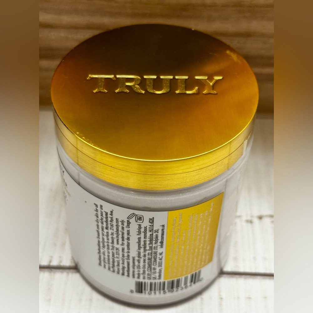 TRULY BEAUTY Vanilla Baby Shimmer Body Butter 6.7 Oz - Picture 7 of 7